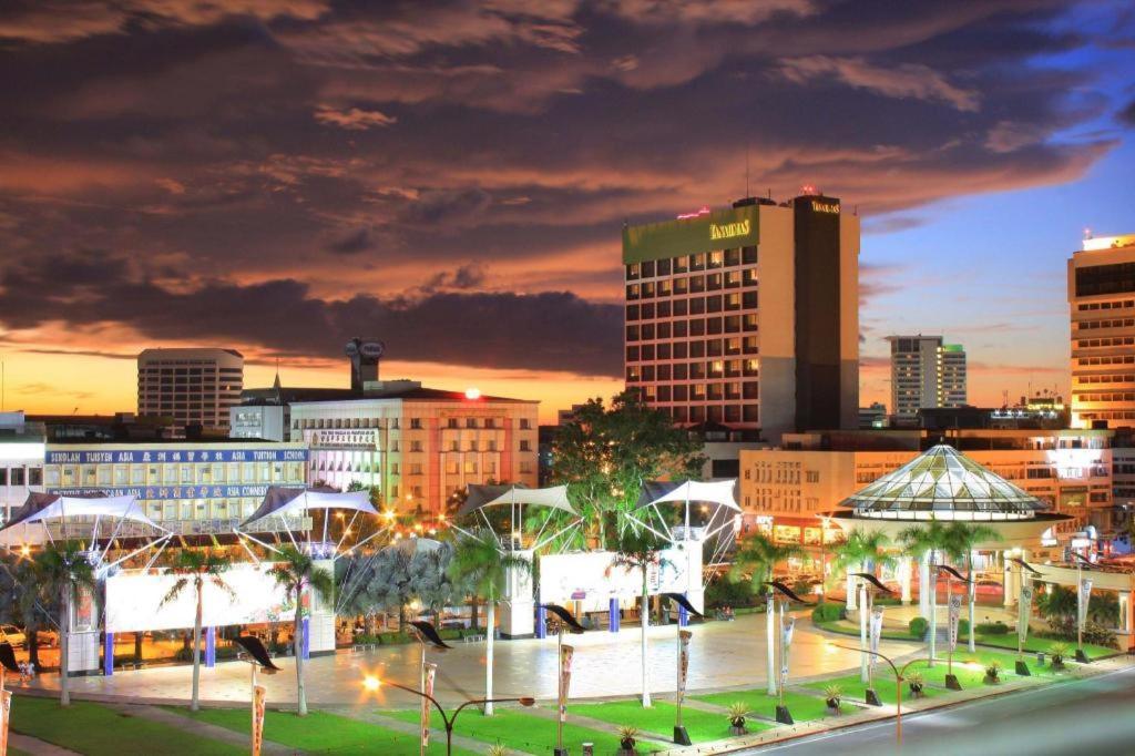 Tanahmas The Sibu Hotel Εξωτερικό φωτογραφία